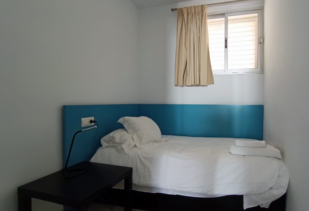 18 U2 dorm sencillo 1703605118980